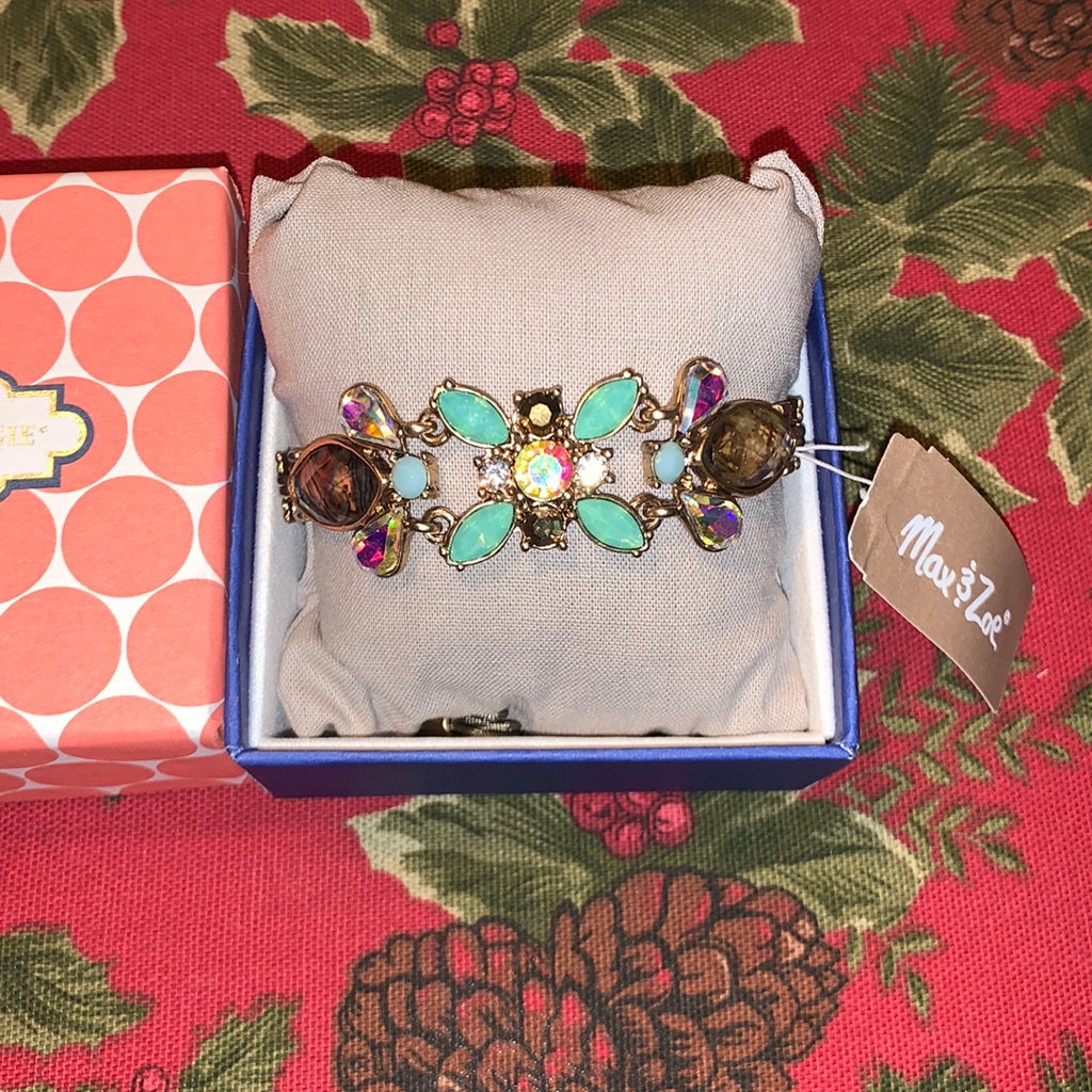Nwt Max & Zoe Green Stone Bracelet.